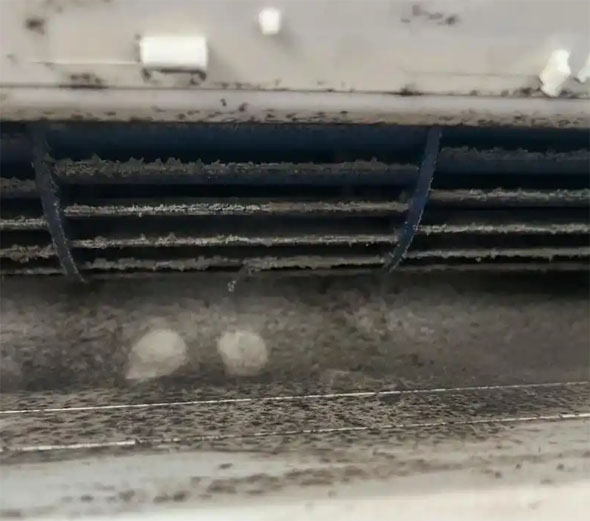 石阡空调吹的风有股烧焦味是怎么回事